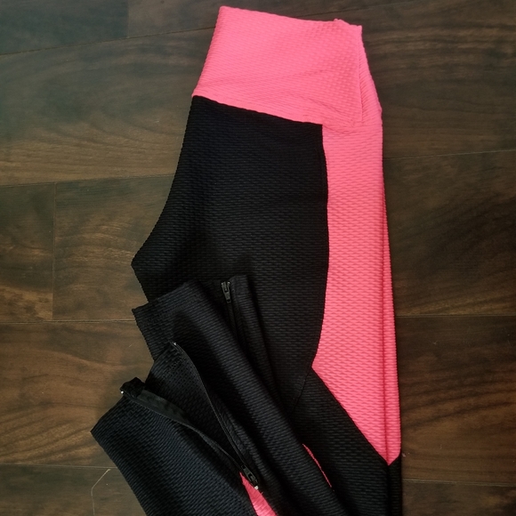 Leggin - Picture 2 of 2